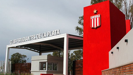 El proyecto FIFA en el que avanza Estudiantes de la mano de Carina Magnabosco