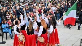 italia in piazza vuelve a la plata con la mejor gastronomia, musica y danzas italia in piazza vuelve a la plata con la mejor gastronomia, musica y danzas