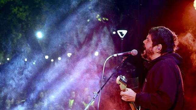 una multitud disfruto con santiago motorizado en plaza rocha