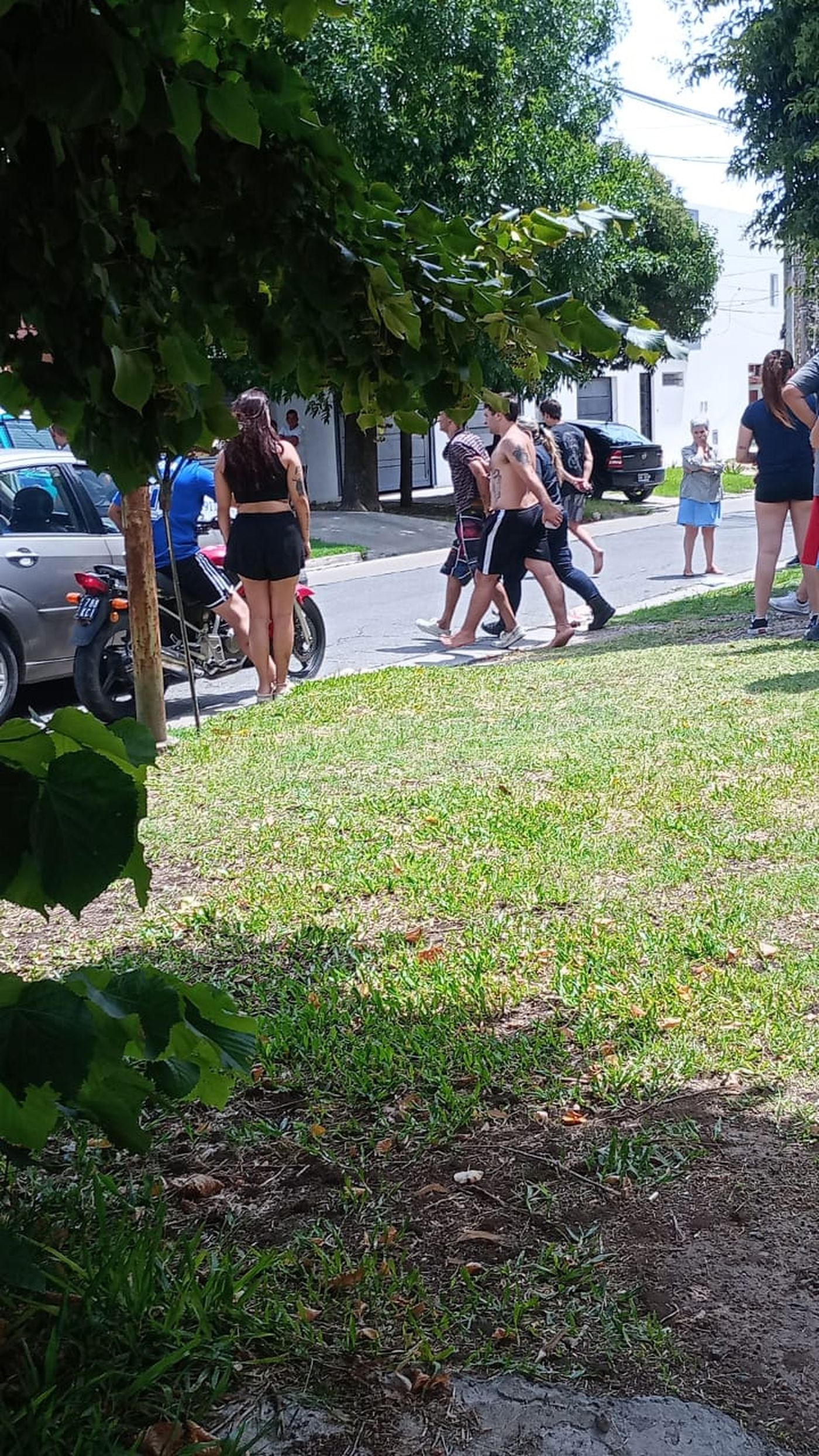 Así se llevaron detenido al acusado del robo en La Plata.