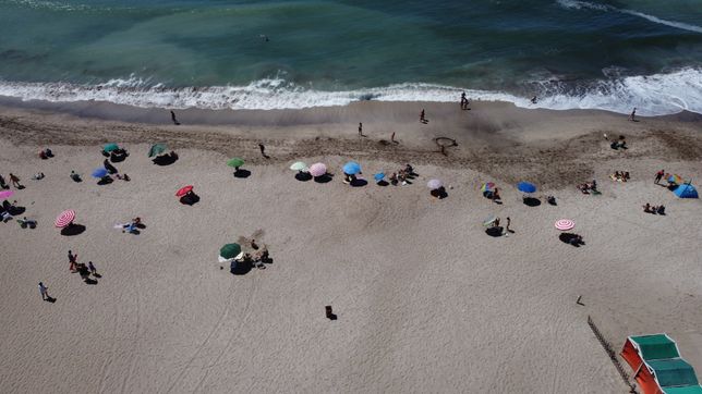 las playas low cost que se preparan para ser la joya del verano en la costa atlantica