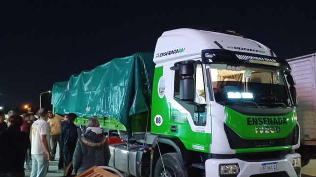 las donaciones de estudiantes llegaron a bahia blanca para los damnificados por el temporal