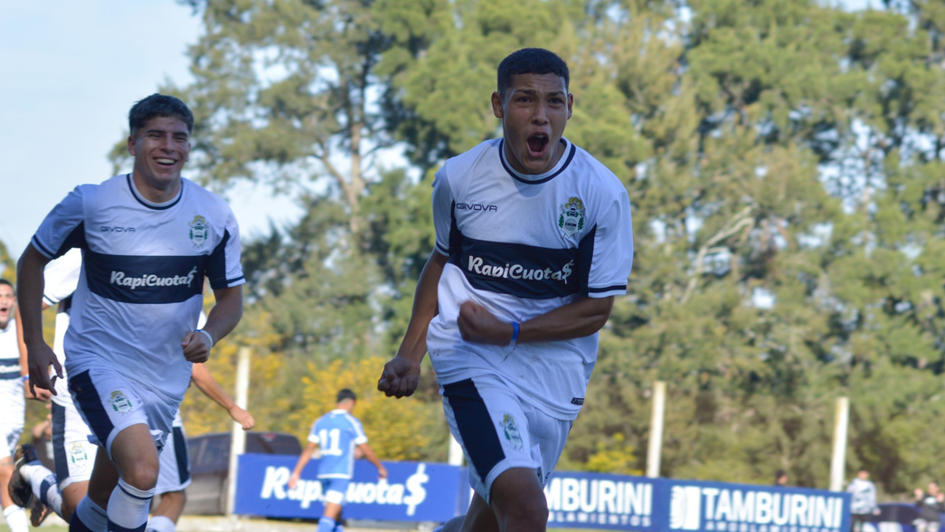 El emotivo gesto de Jeremías Merlo: con 18 años recibió ayuda para darle una casa a su familia