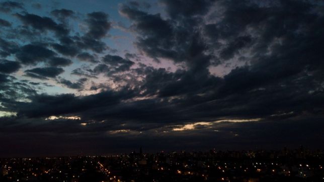 hace 71 anos, en el cielo de la plata aparecia el primer ovni del pais