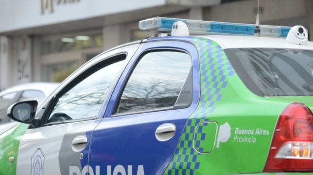 una chica denuncio que su primo le robo $50.000, lo increpo y la ataco a pinas