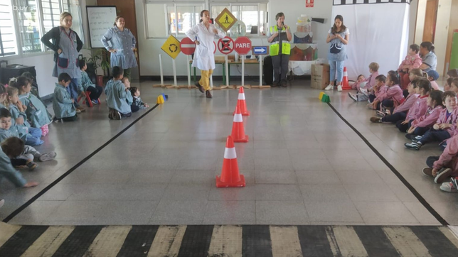 proponen dictar talleres de seguridad vial en todas las escuelas de la plata