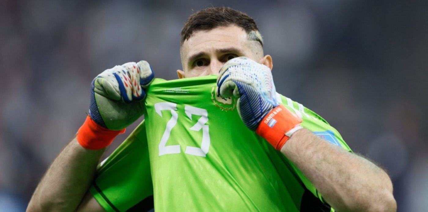 Guantes Dibu Martínez