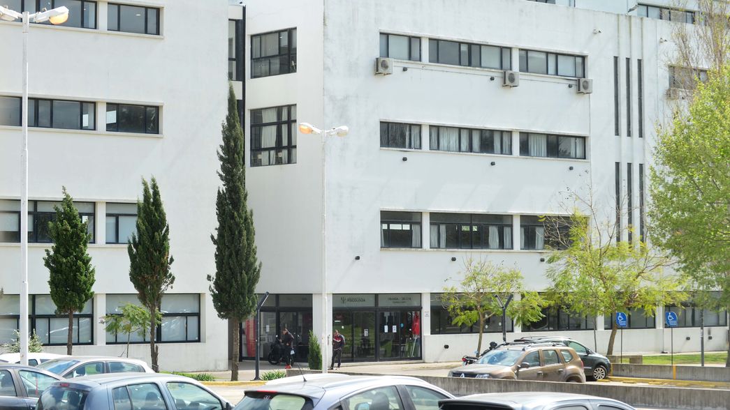 ¿Qué se sabe sobre el joven que murió en la Facultad de Psicología?