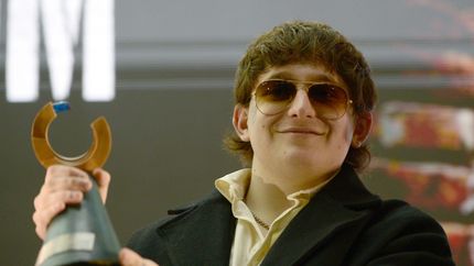 Dillom recibió el Premio Rodolfo Walsh ante una multitud de fans y revolucionó la Facultad de Periodismo