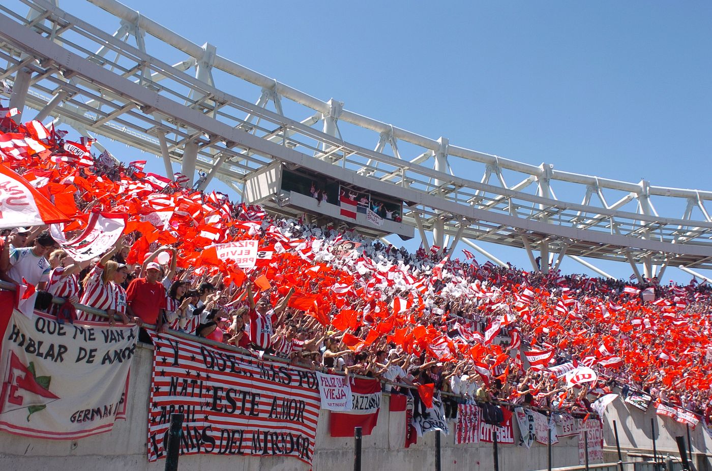 Hinchada Estudiantes Estadio Único 4