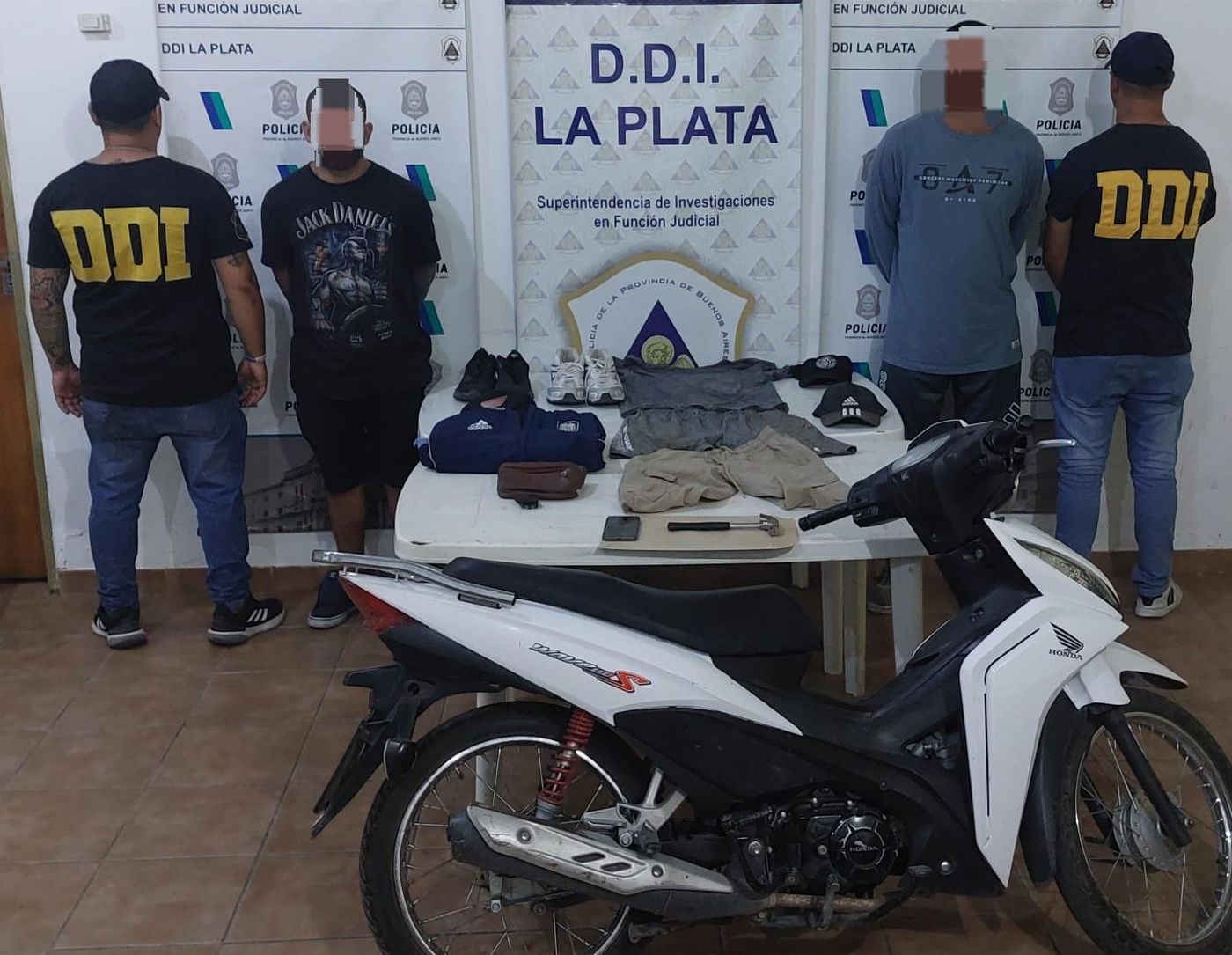 Detenidos por ataque a delegacion de Los Hornos.jpg