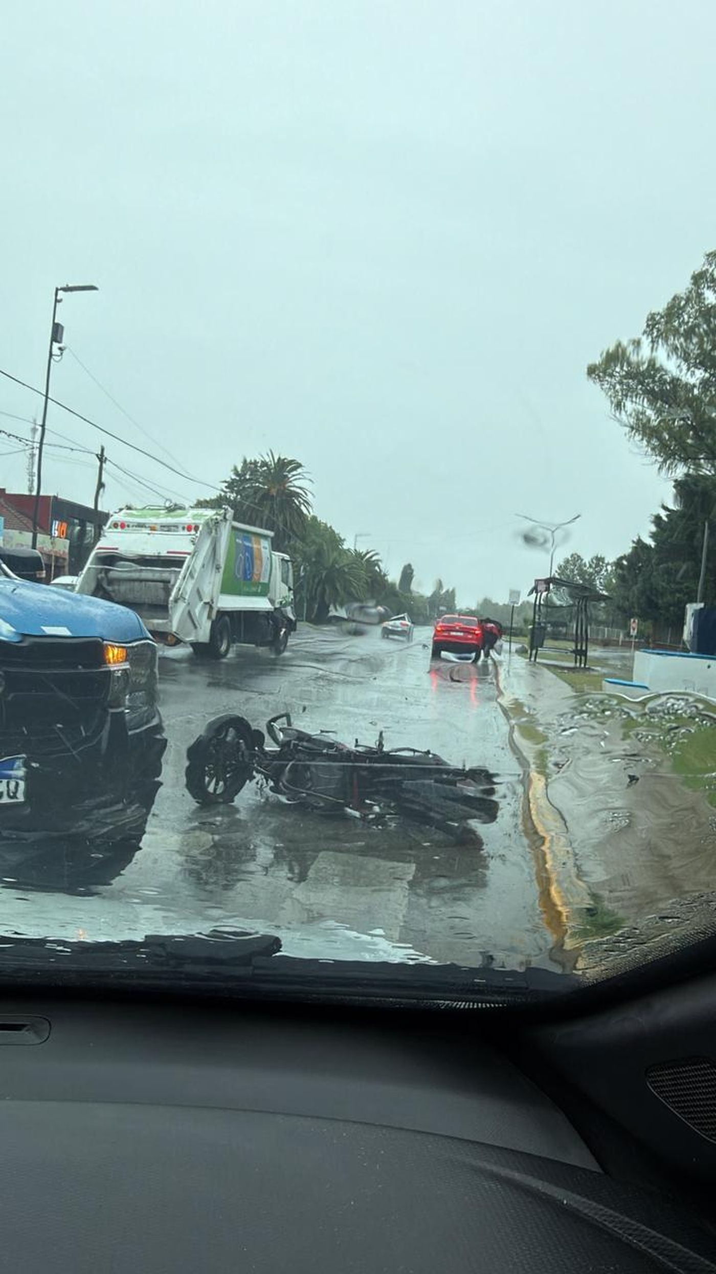 Un motociclista est&aacute; gravemente herido tras un accidente de tr&aacute;nsito en La Plata