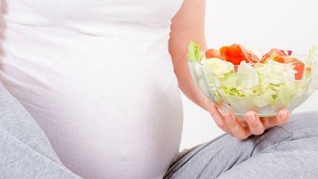 un estudio del hospital garrahan expone las graves deficiencias en bebes de madres veganas