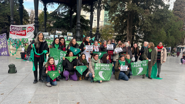 la campana por el aborto cumplio 20 anos y lo recordo en plaza san martin