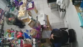 motochorros se hicieron pasar por repartidores en los hornos y asaltaron un local de alimento para mascotas