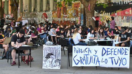 Peligra la vuelta a clases en la UNLP por la falta de aumento salarial