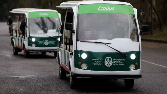 el ecobus de la unlp se prepara para volver a las calles del bosque