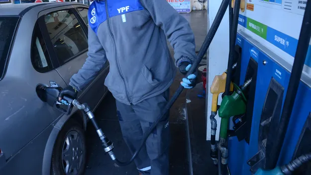 YPF aumentó el precio de sus combustibles en La Plata y así quedaron los nuevos valores