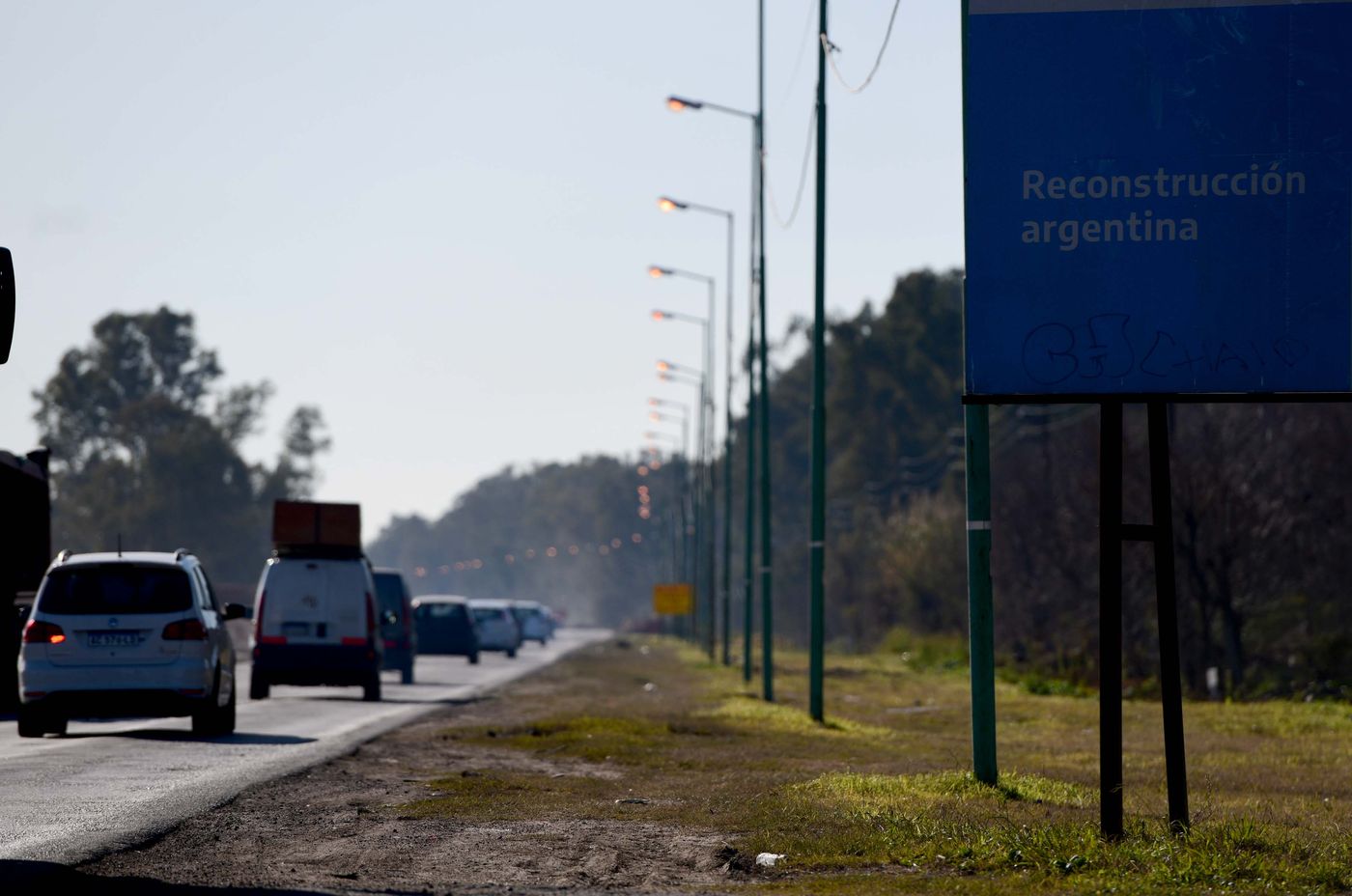 El Camino Rivadavia será ensanchado a dos manos convirtiéndose en una autovía de cuatro carriles El Camino Rivadavia será ensanchado a dos manos convirtiéndose en una autovía de cuatro carriles