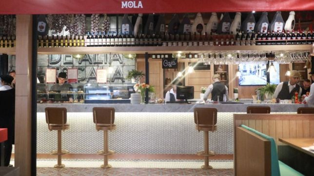 la plata tiene su primer restaurante de tapas espanolas: mola llego a baxar