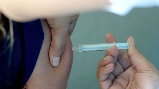 la provincia relanzo la inscripcion para vacunarse con eje en el grupo de 18 a 39 anos