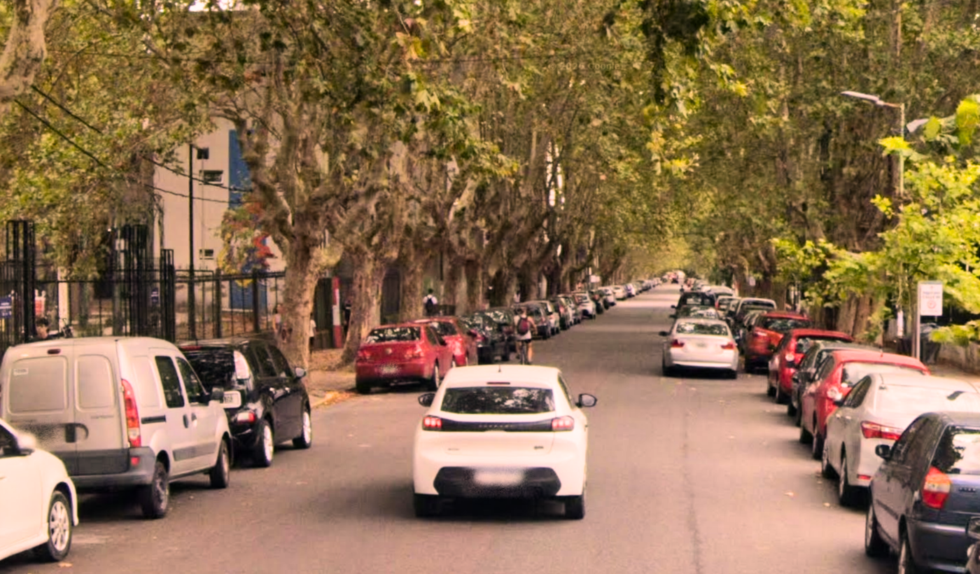 Una posibilidad planteada por el intendente Julio Alak es ensanchar y convertir en avenida la calle 50 entre 1 y 122
