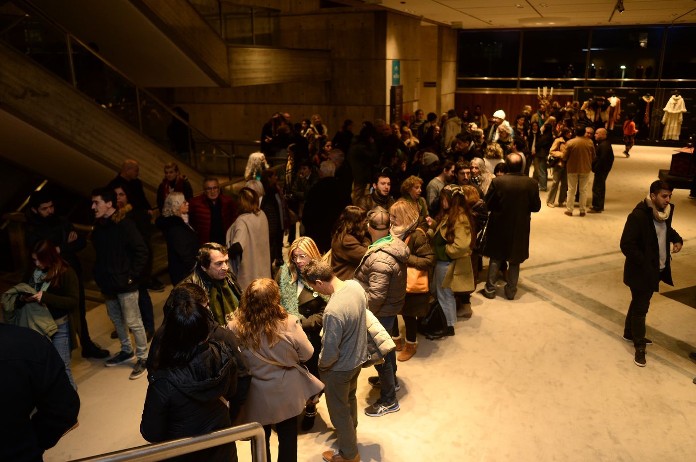 La entrada para la celebración en el Teatro Argentino era gratuita