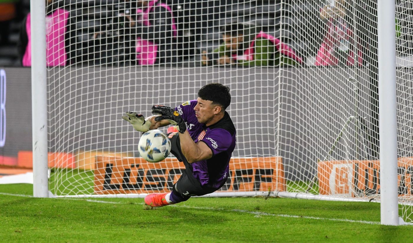 Estudiantes Boca Mansilla penal.JPG