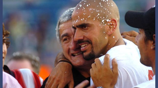 el recuerdo de juan sebastian veron con juan ramon por el dia del padre