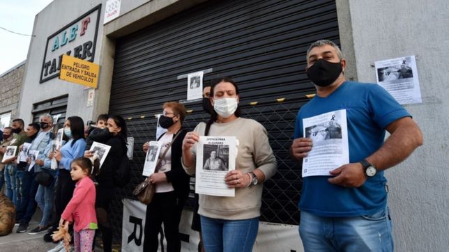 la plata marcha para pedir justicia por el violento crimen del heroe de la inundacion