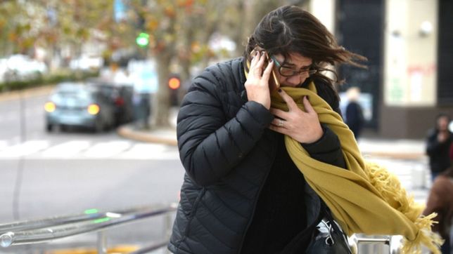 mantienen el alerta amarillo por fuertes rafagas de viento en la plata