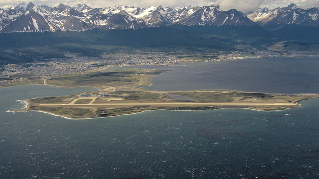 hubo un terremoto a 240 kilometros de la costa, hay alerta de tsunami y ordenan evacuar