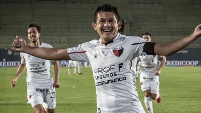 el pulga rodriguez esta cerca de jugar en gimnasia y aceleran para cerrar la negociacion