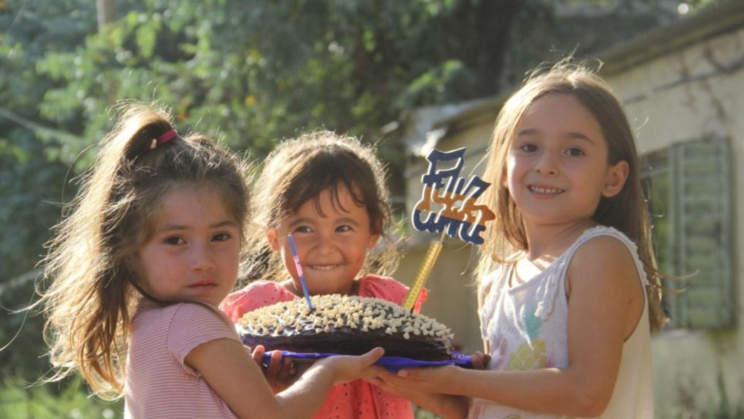 Un hogar de la Obra de Cajade pide ayuda para hacerle regalos de cumpleaños a los nenes