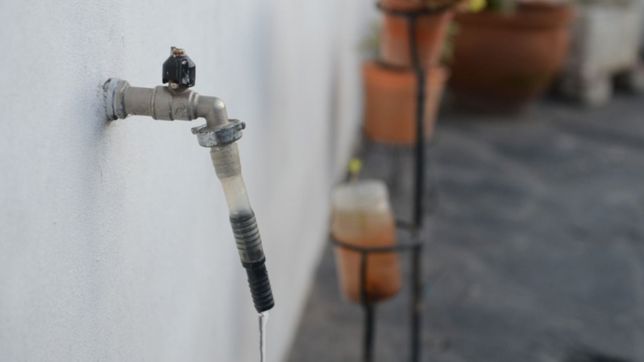 realizan obras de reparacion en una caneria y puede faltar agua en un sector de los hornos