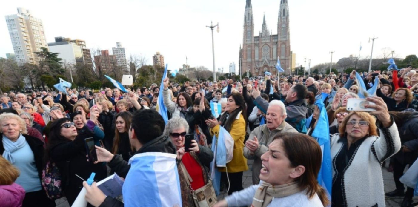 1566682490786.jpg?rotate=0&scaleY=1&ow=1280&oh=850&x=15&y=16&width=1259&height=630&scaleX=1&&cw=1920&ch=950