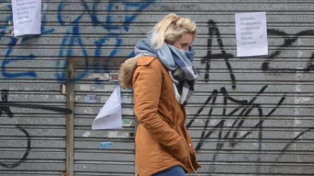 arranca un finde frio en la plata, con mananas heladas y tardes frescas pero con sol
