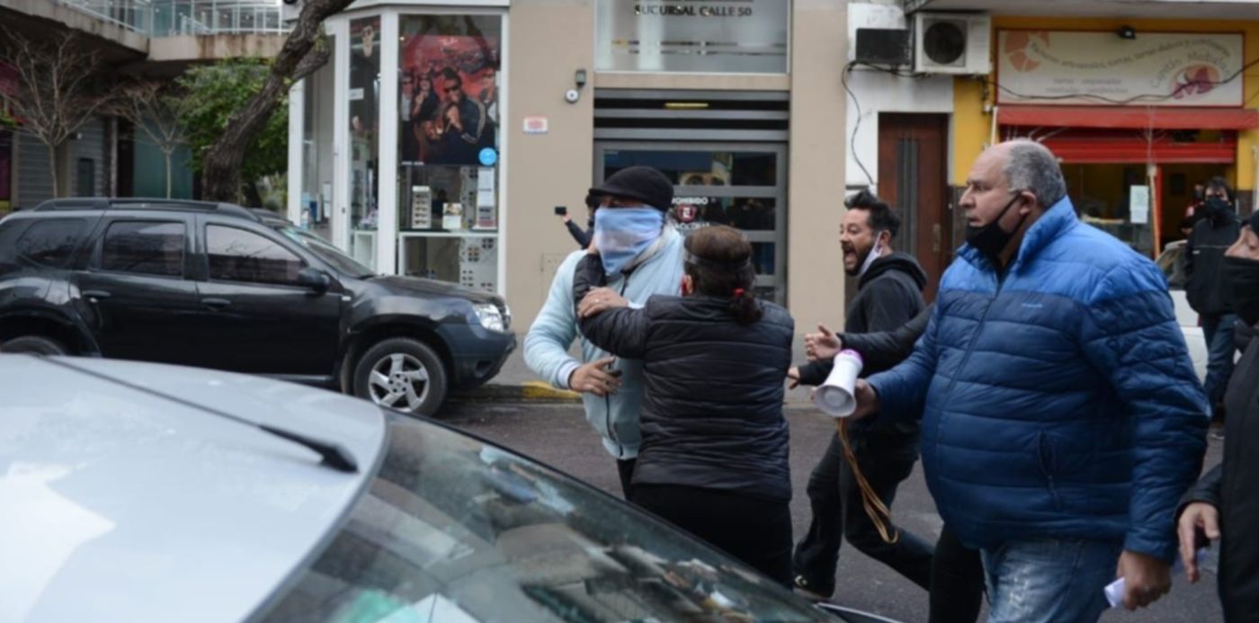 1594923151832.jpg?x=3&y=216&width=1268&height=634&rotate=0&scaleX=1&scaleY=1&ow=1280&oh=850&&cw=1920&ch=950