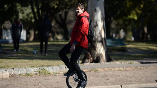 el frio da respiro y anticipan una maxima de 18°c en la plata