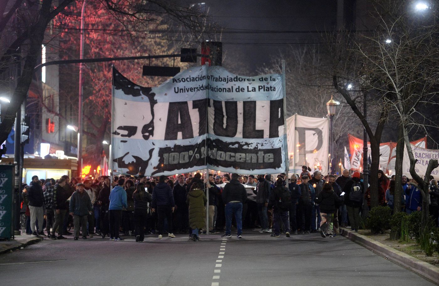 Marcha de antorchas UNLP (12).jpg