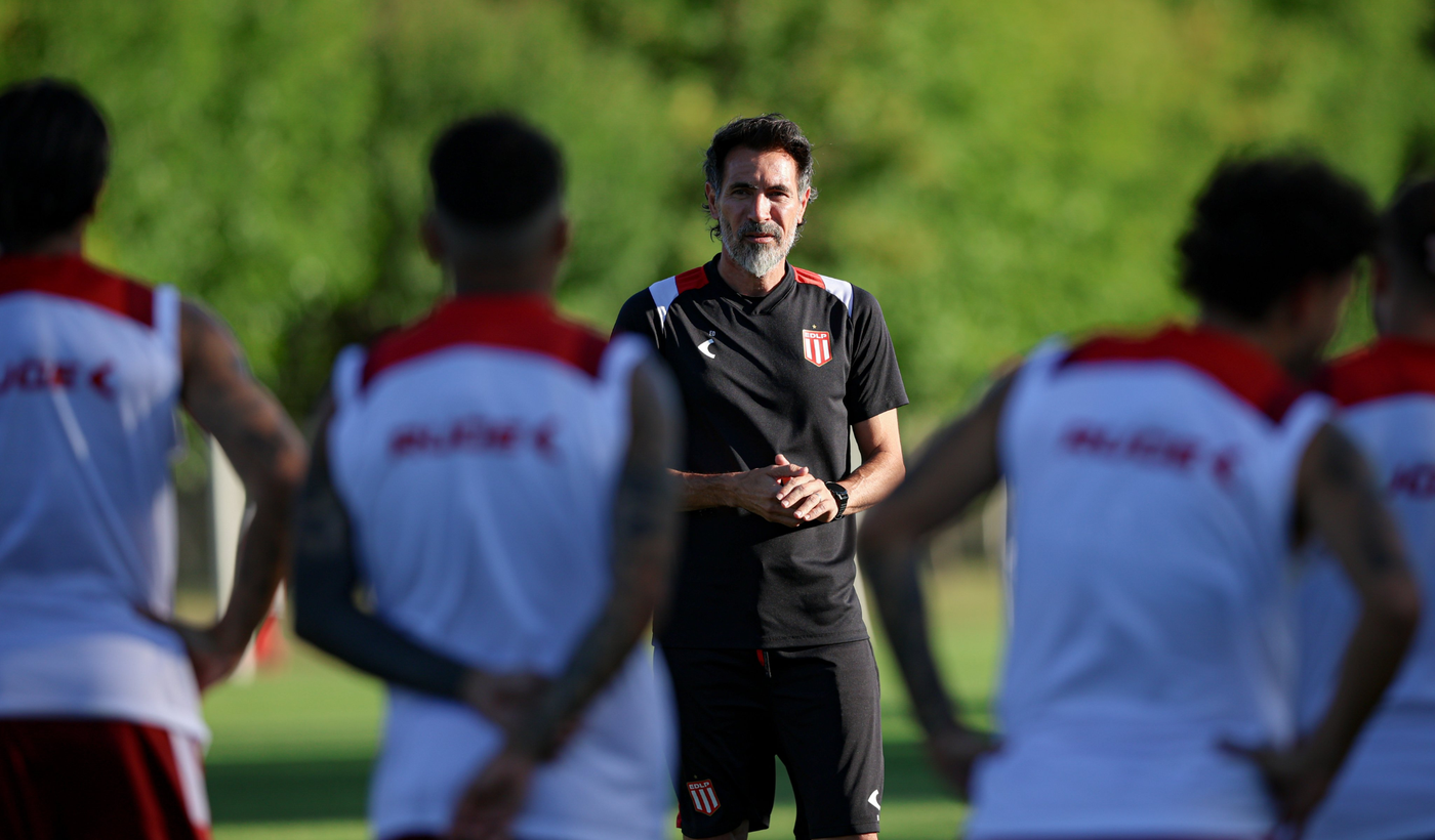Entrenamiento Estudiantes Domínguez