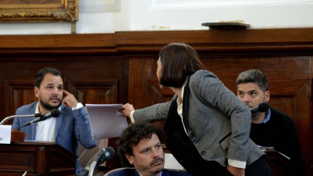 el oficialismo y la oposicion se sacaron chispas por el pedido de interpelacion de garro