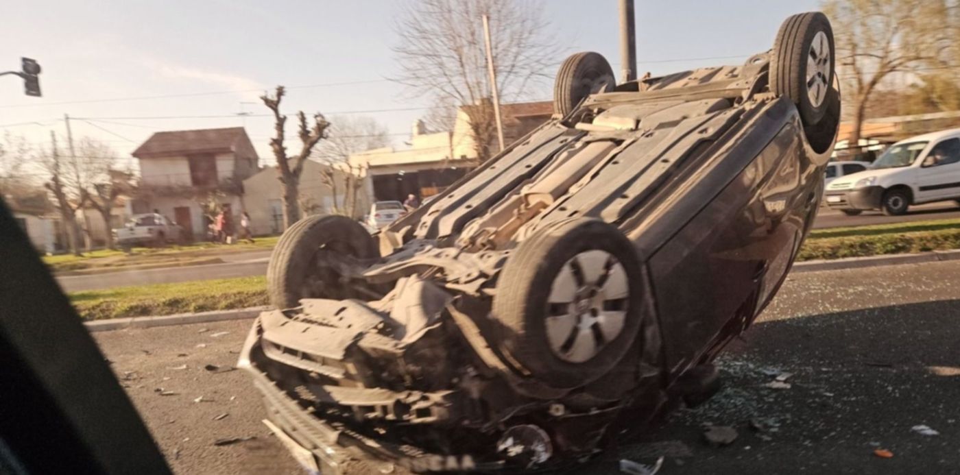 vuelco en Centenario y 423