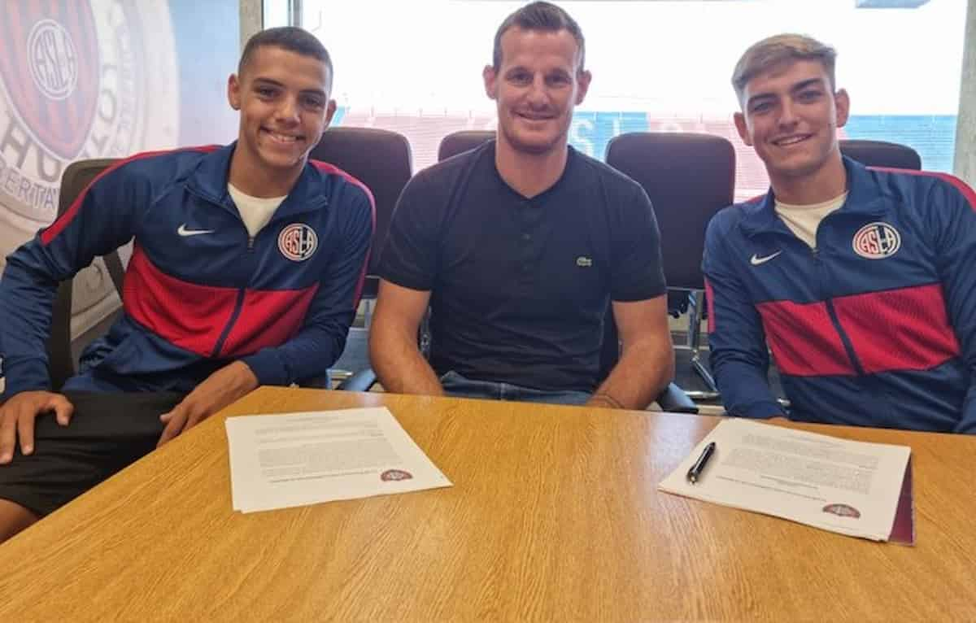 Tomás Silva (izquierda) firmó su primer contrato profesional en el verano de 2022. Gimnasia lo ve con buenos ojos. Tomás Silva (izquierda) firmó su primer contrato profesional en el verano de 2022. Gimnasia lo ve con buenos ojos.