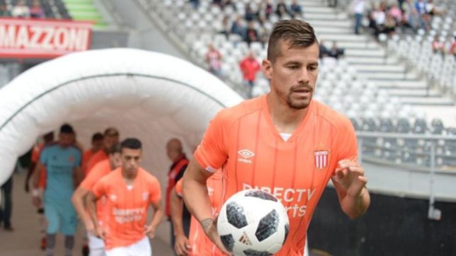 estudiantes llego a un acuerdo con velez y gaston gimenez deja la plata rumbo a liniers