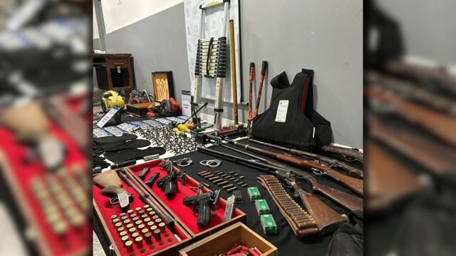con un gran arsenal, cae una banda que cometio al menos una docena de entraderas en la plata