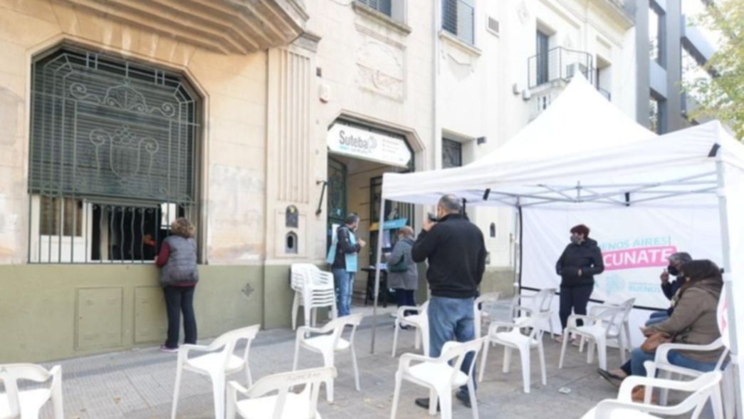 Se cortó la luz en Suteba La Plata y tuvieron que suspender la vacunación contra el COVID