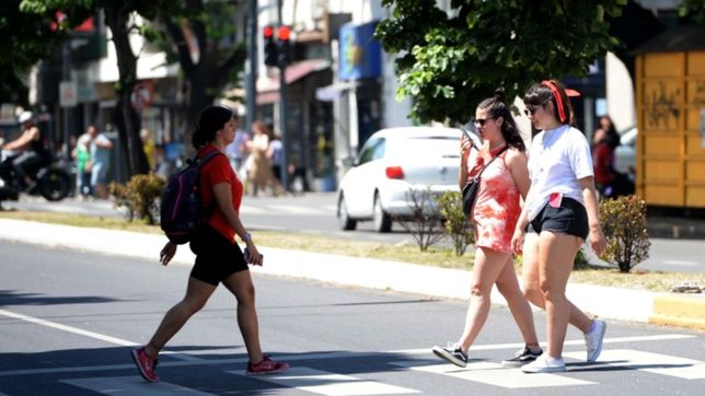 muy caluroso, ventoso y con aumento de la nubosidad: asi seguira el clima en la plata