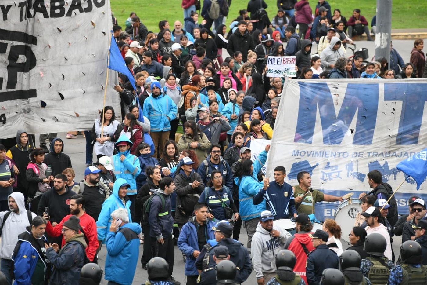 Corte de tránsito en la Autopista La Plata-Buenos Aires (4)