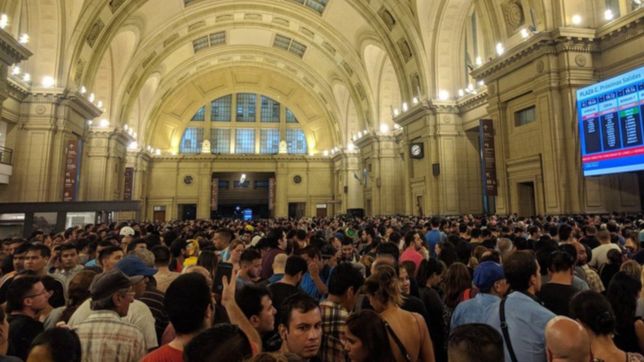 el tren roca interrumpio el servicio y los usuarios estallaron de bronca en las redes